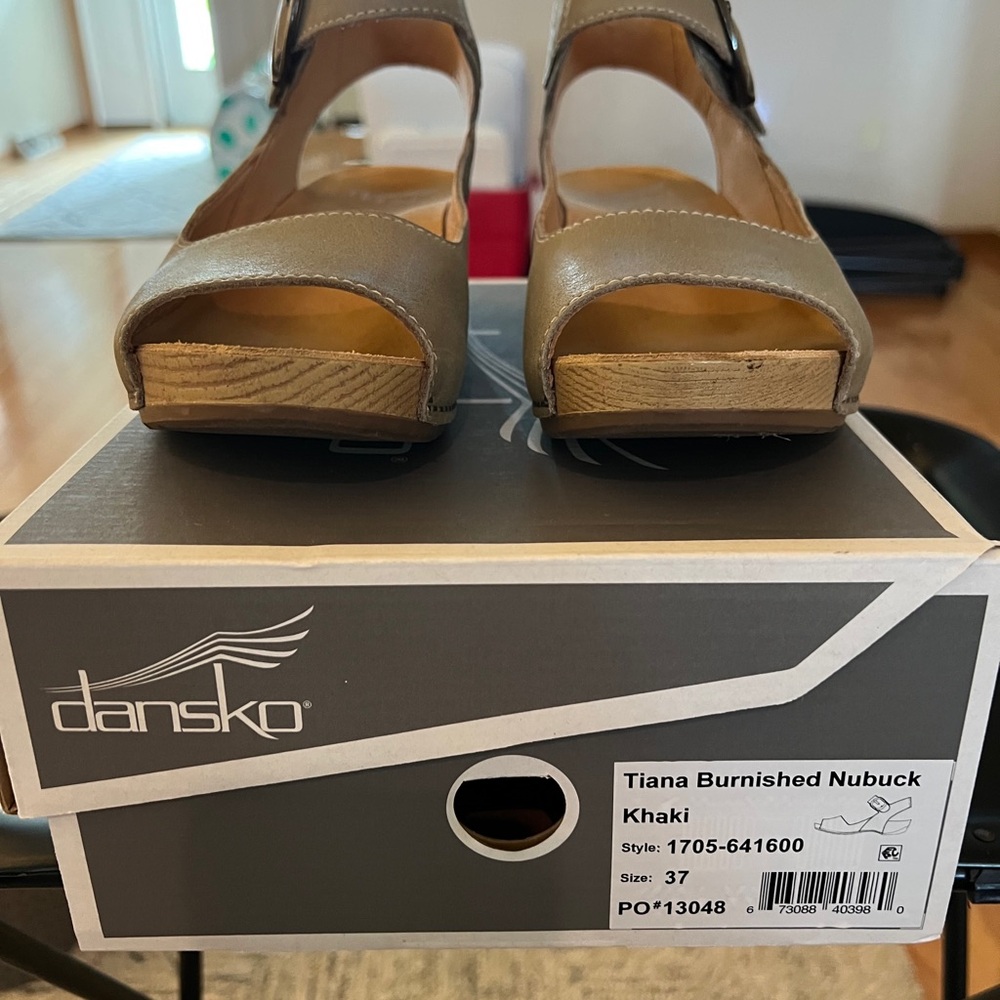 Dansko Tan Sandals with Contoured Footbed